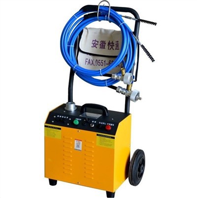 Обладнання для видалення накипу з труб конденсатора